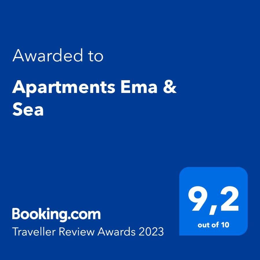 Ema & Sea Apartment'S Pula Exterior photo